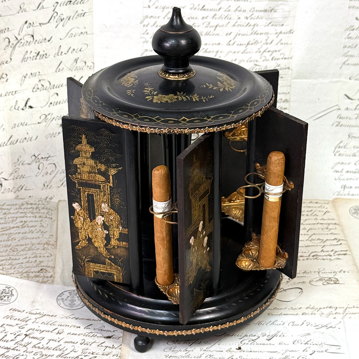 Antique Napoleon III Mechanical Carousel Style Cigar Caddy or Presenter, Chinoiserie