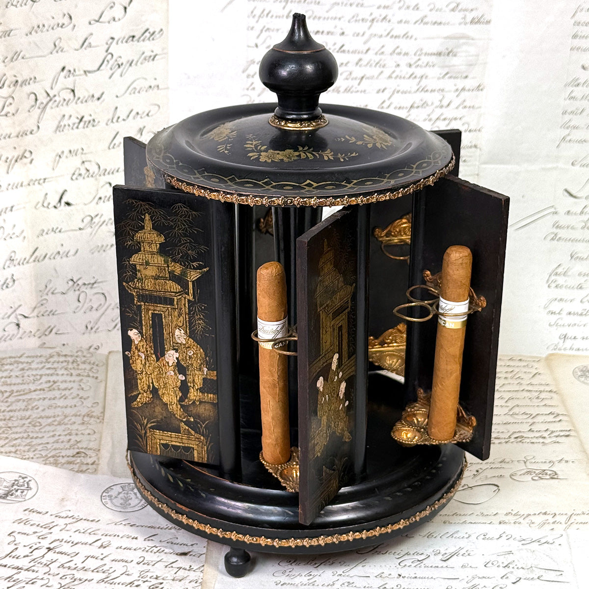 Antique Napoleon III Mechanical Carousel Style Cigar Caddy or Presenter, Chinoiserie