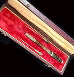 Fine Antique French Crochet Tambour, Banded Agate Handle, 2 Hooks in Original Box, Nécessaire