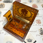 Rare Antique French Blond Tortoise Shell Boite à Mouche or Patch Box, Figural 18k Gold Pique