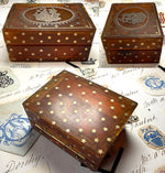 Rare Antique French Blond Tortoise Shell Boite à Mouche or Patch Box, Figural 18k Gold Pique