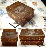 Rare Antique French Blond Tortoise Shell Boite à Mouche or Patch Box, Figural 18k Gold Pique