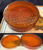 Finei Antique 18th Century Blond Tortoise Shell Lathe-turned Snuff or Patch Box, 18k Gold Pique