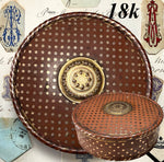 Opulent 18k Gold Medallion and Pique Stars Decorated 18th Century Vernis Martin Snuff Box