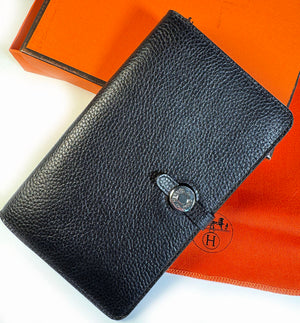 Hermés Togo black leather Dogon Wallet with Coin Purse, never worn, Original Box, Dust Cover