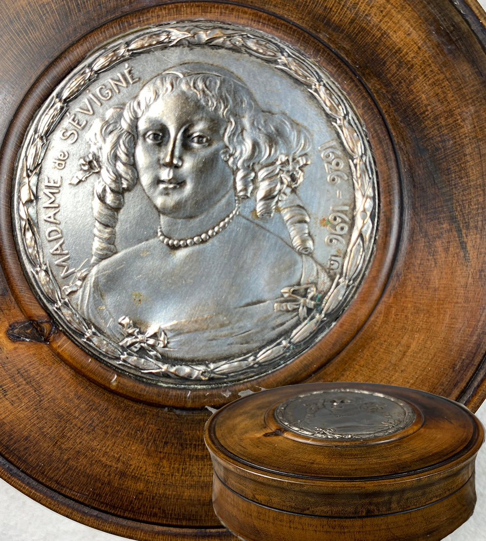 19th c. French Large Snuff Box Souvenir, Commemorative Bronze Medal of Madame de Sévigné