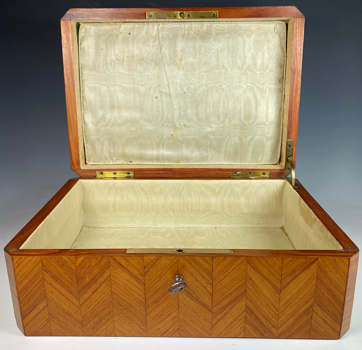 Superb Antique French Kingwood Parquet Jewelry or Dest Box, Mother of Pearl, Lock and Key