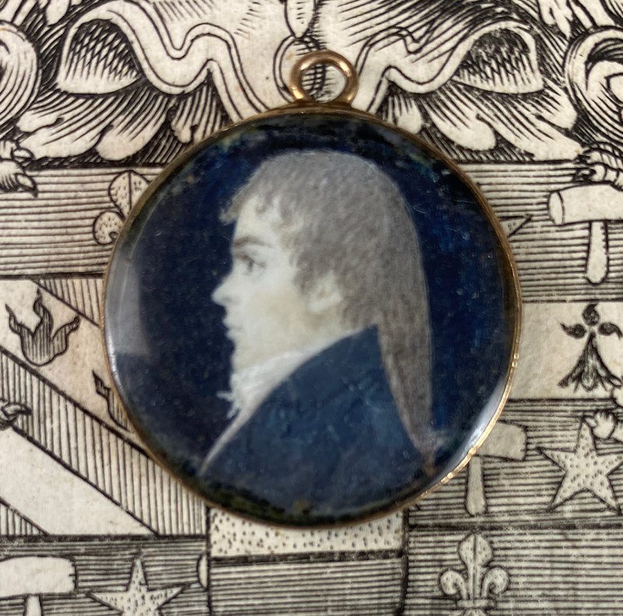 Tiny Antique French Portrait Miniature in 18k Gold Pendant, c.1795 Incroyables Young Man, Luxuriants Post French Revolution, Directoire