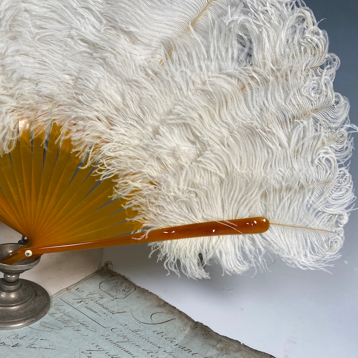 Antique French Folding Fan White Ostrich Feather and Blond Horn Hand Fan, 18 cm Guard