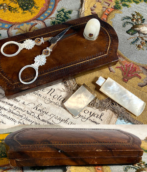 RARE Superb c.1800-20 Antique French Palais Royal Sewing Set, Mother of Pearl, 18k Gold in Necessaire Etui