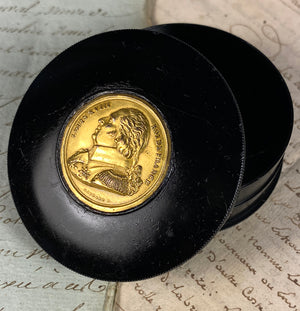 Antique French Commemorative Medal Snuff Box, King Louis XVIII, c.1814-1824 Signed Gavrard