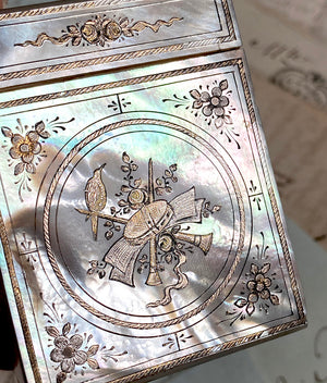 Superb 18th Century French Necessaire, Scent or Perfume Caddy in Mother of Pearl and Ivory, Inlays of Silver and Gold