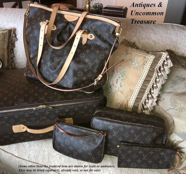 Discontinued Louis Vuitton Monogram Handbags - 32 For Sale on