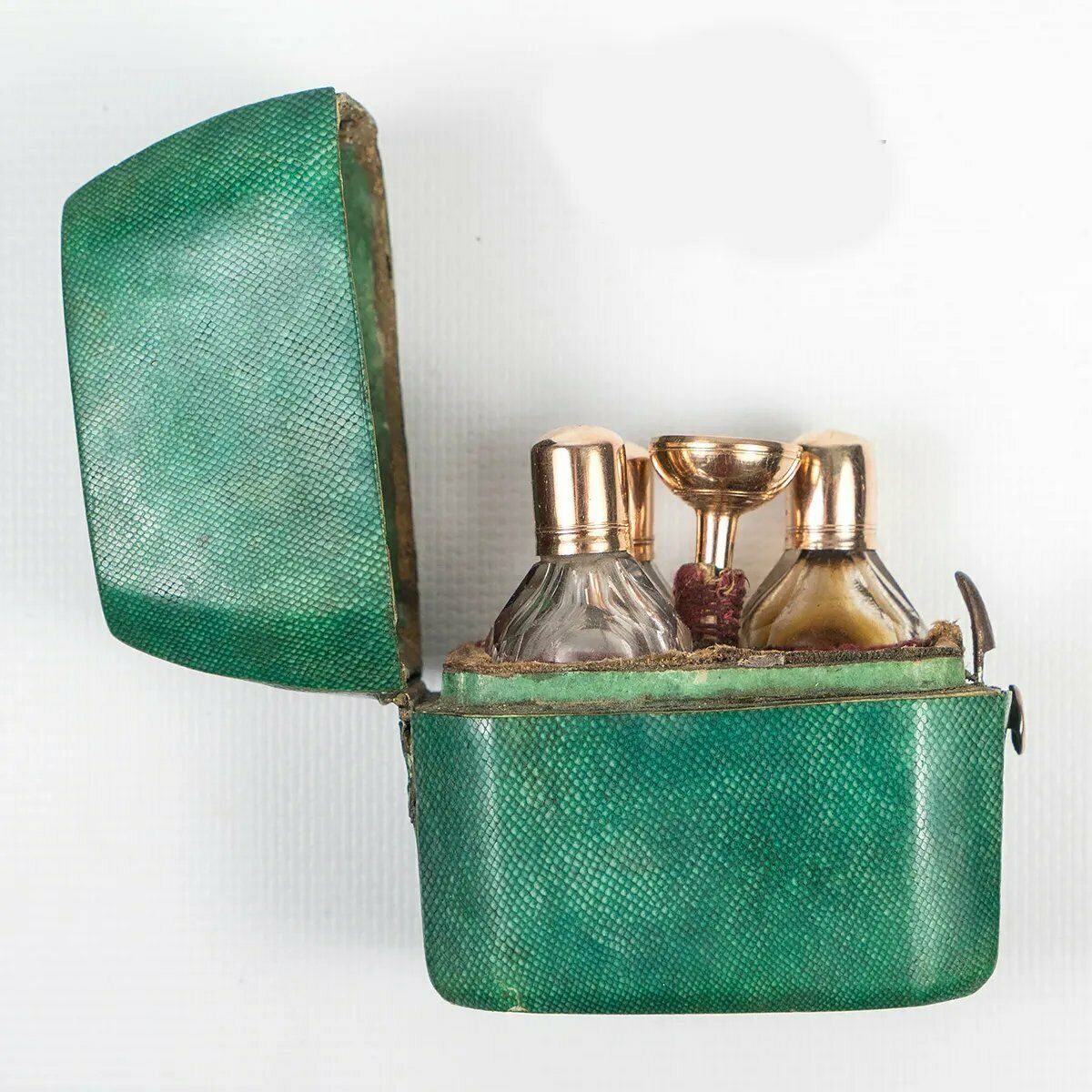 Antique c.1790-1830 French Scent Caddy, Shagreen, Funnel, 3 Flasks, 18k Gold VGC