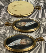 Elegant 18k Gold Pendant RARE Portrait Miniature Incroyables et Merveilleuses c.1795-99 Fashion