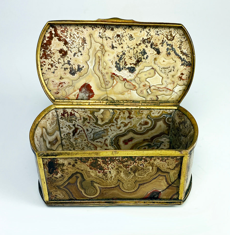 Fine Antique French 18th Century Agate Stone Snuff Box In Vermeil Framework