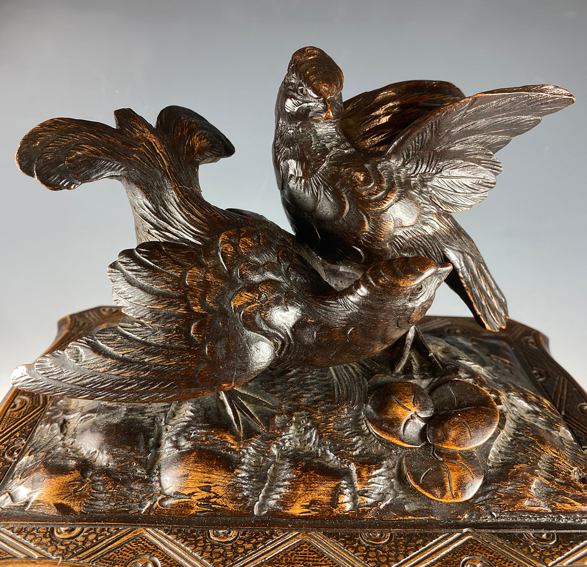 Antique 19th c. Swiss Black Forest Cigar Chest Animalier Fan Tail Pheasants up Top, 46 cigars