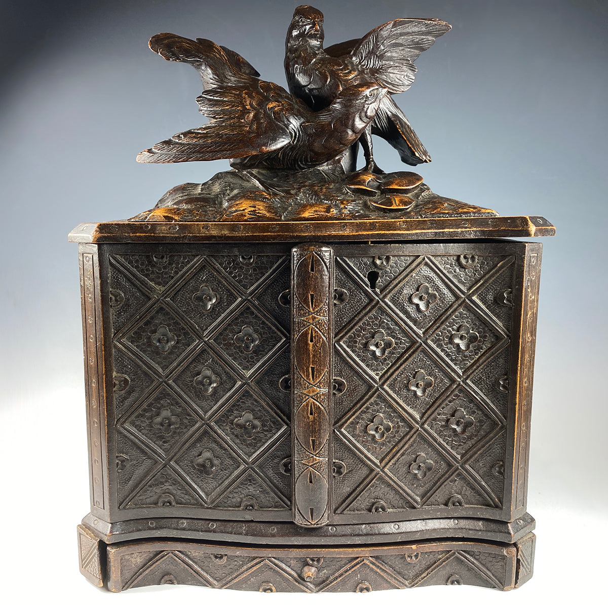 Antique 19th c. Swiss Black Forest Cigar Chest Animalier Fan Tail Pheasants up Top, 46 cigars