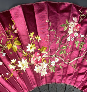Fab Antique Victorian Napoleon III French Silk Embroidery 30cm Hand Fan Ebony Guards, Sticks