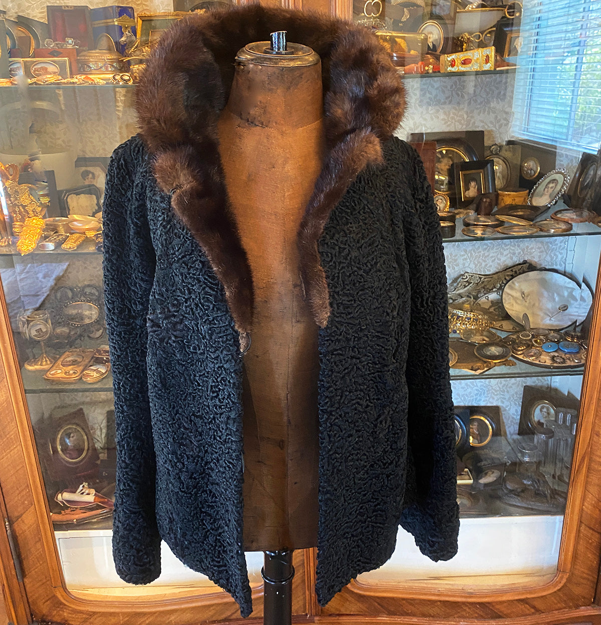 Black Persian Lamb Fur Coat with Pastel Mink Fur Collar - Size S